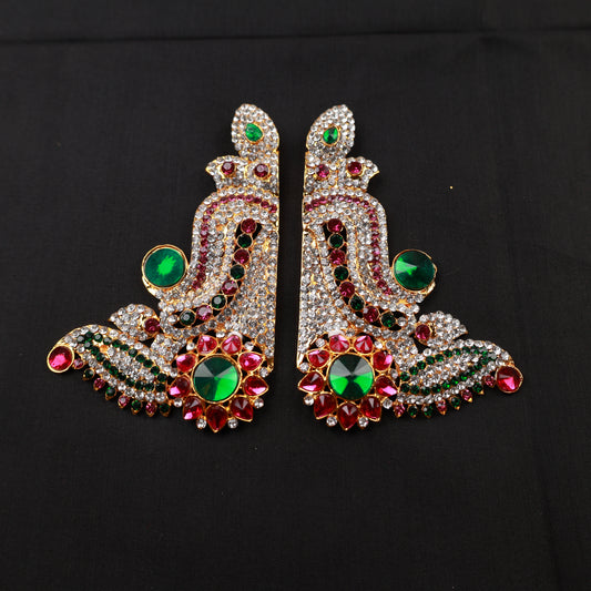 ದೇವಸ್ಥಾನದ ವಿಗ್ರಹಗಳಿಗೆ ಕರ್ಣಪಾತಕಂ ಅನ್ನಂ