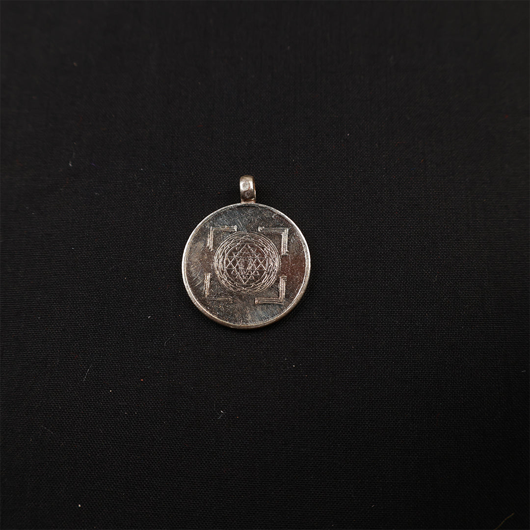Amman Standing Dollar