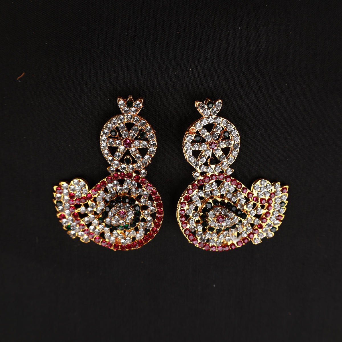 ಕರ್ಣಪತಕ ಮಾವು ಎನ್‌ಬಿ ದೇವರ ಅಲಂಕಾರಕ್ಕಾಗಿ