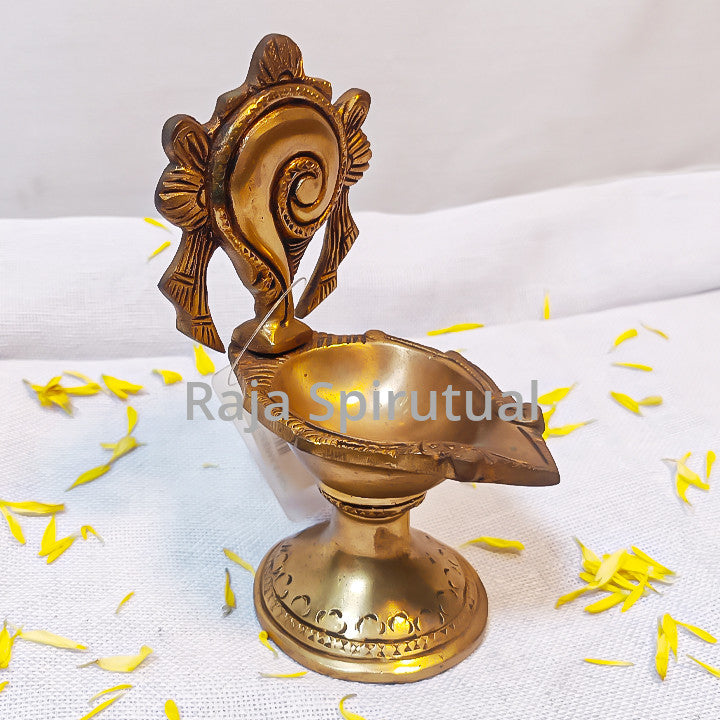 Fancy Antique Sangu Vilaku