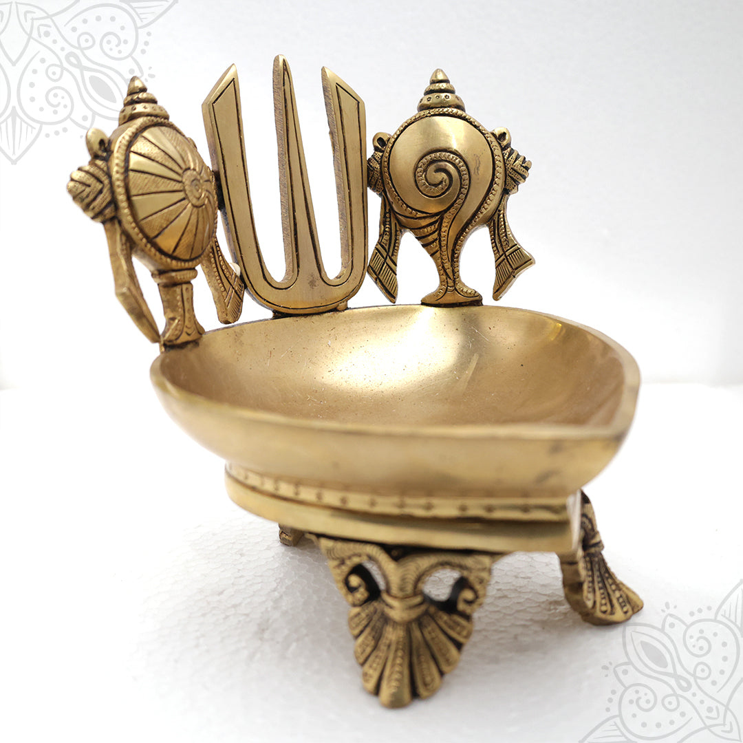 Fancy Namam Sangu Chakram Vilaku