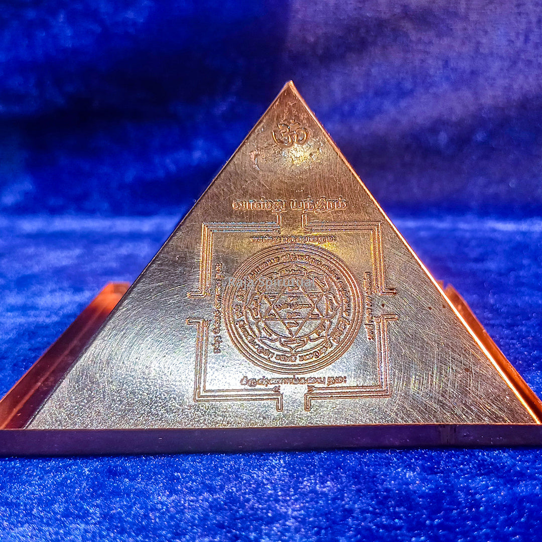 Copper pyramid design decorative spiritual item with pyramid-shaped structure